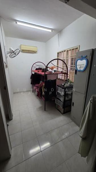 Apartment for Sale at Sri Gotong Apartment - Surendran Karapiah - Bedroom - PropertyGuru.com.my
