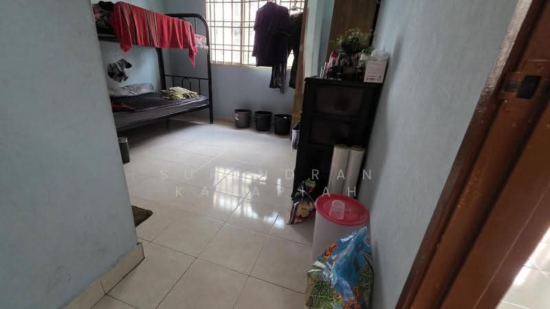 Apartment for Sale at Sri Gotong Apartment - Surendran Karapiah - Bedroom - PropertyGuru.com.my