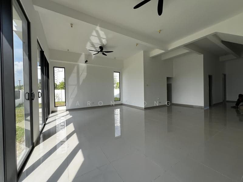 Rumah Berkembar untuk Dijual di Cyber 10 (Cyberjaya) - Aaron Yong - Living Room - PropertyGuru.com.my