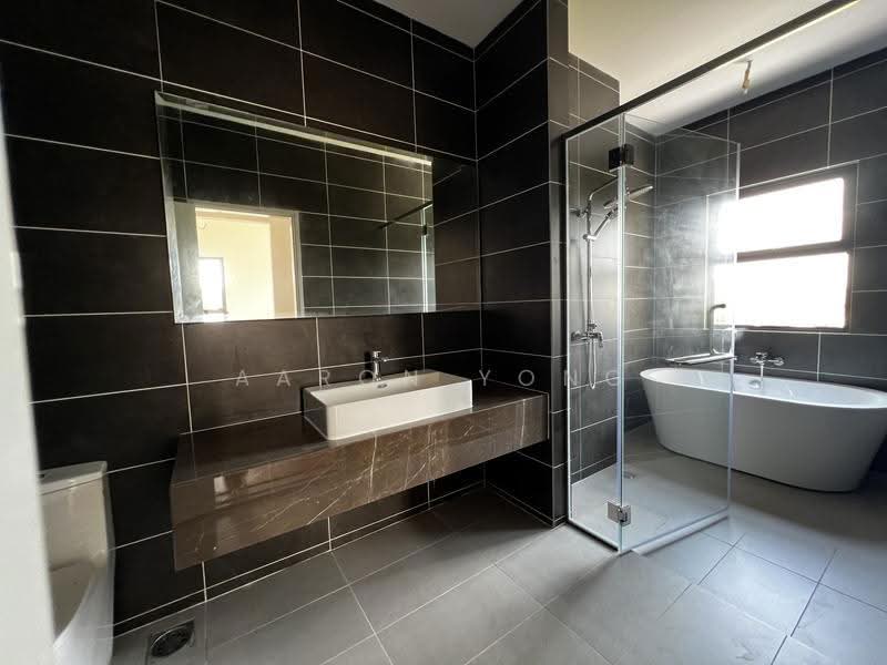 Rumah Berkembar untuk Dijual di Cyber 10 (Cyberjaya) - Aaron Yong - Bathroom - PropertyGuru.com.my