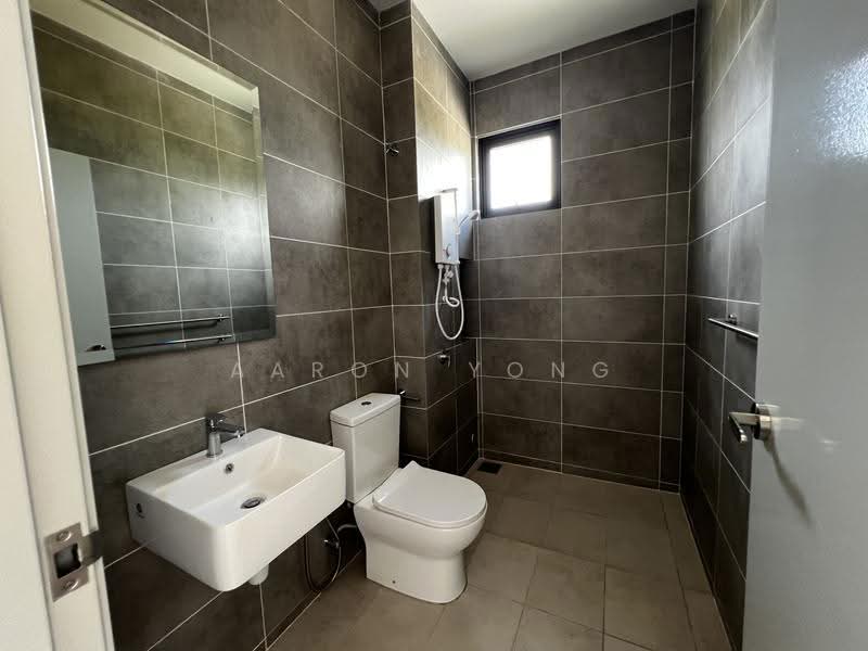 Rumah Berkembar untuk Dijual di Cyber 10 (Cyberjaya) - Aaron Yong - Bathroom - PropertyGuru.com.my