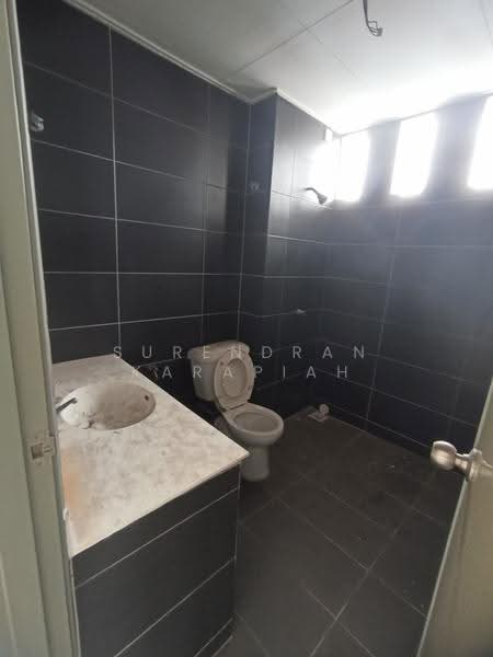 Rumah Teres 2-Tingkat untuk Dijual di Taman Alam Indah (Shah Alam) - Surendran Karapiah - Bathroom - PropertyGuru.com.my