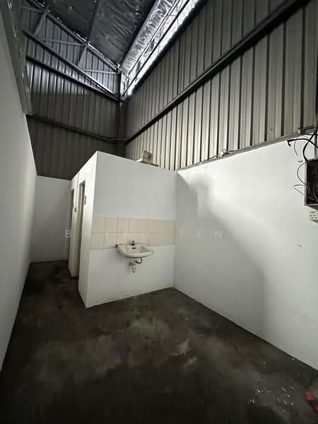 Warehouse for Rent in Sungai Pinang (Jelutong) - Bryan Teng - Interior - PropertyGuru.com.my