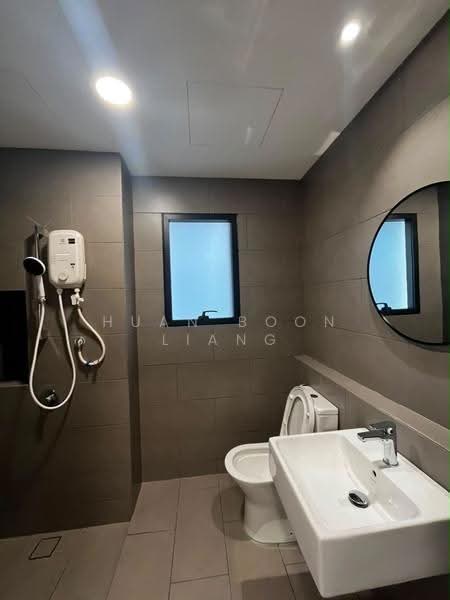 Kediaman Servis untuk Disewa di Maya Ara Residences - Huan Boon Liang - Bathroom - PropertyGuru.com.my