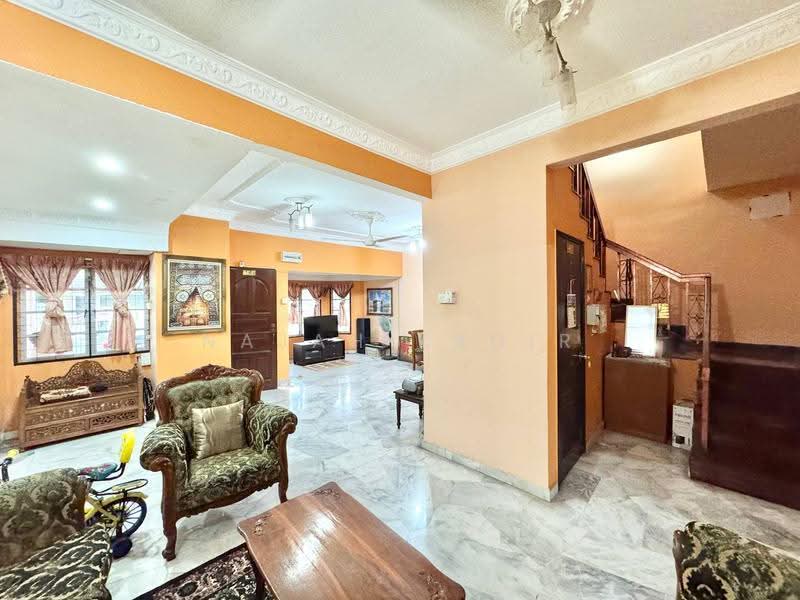 Rumah Teres 2-Tingkat untuk Dijual di Usj 11 (Subang Jaya) - Najah Kadir - Living Room - PropertyGuru.com.my