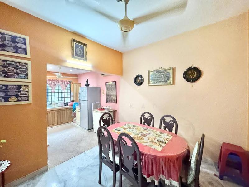 Rumah Teres 2-Tingkat untuk Dijual di Usj 11 (Subang Jaya) - Najah Kadir - Dining Room - PropertyGuru.com.my