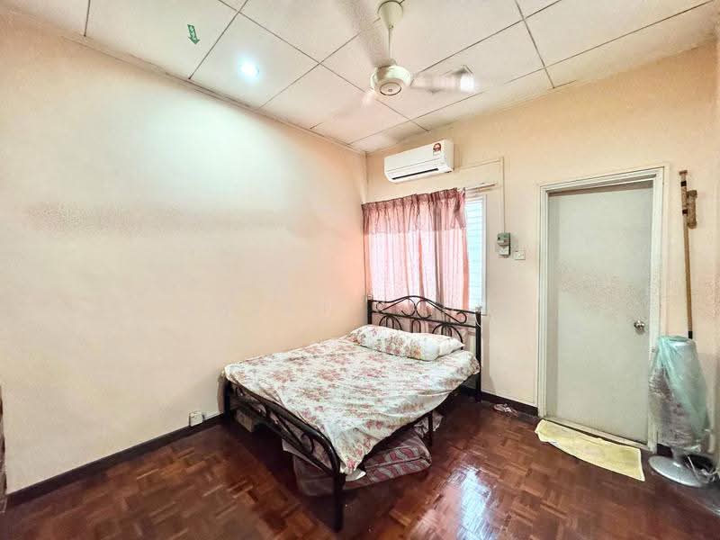 Rumah Teres 2-Tingkat untuk Dijual di Usj 11 (Subang Jaya) - Najah Kadir - Bedroom - PropertyGuru.com.my