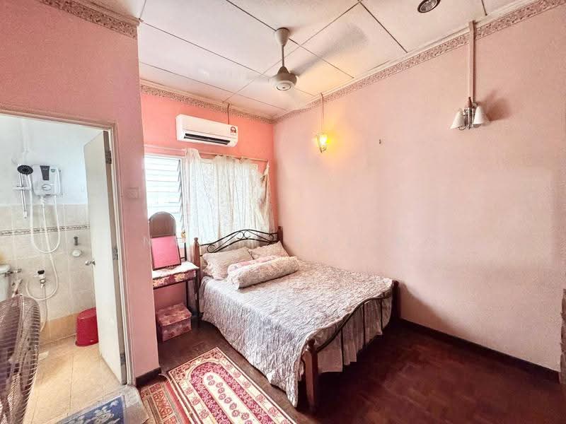 Rumah Teres 2-Tingkat untuk Dijual di Usj 11 (Subang Jaya) - Najah Kadir - Bedroom - PropertyGuru.com.my
