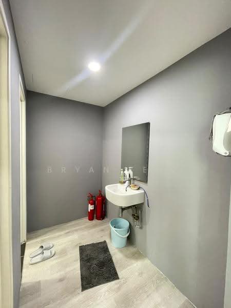 Pejabat untuk Disewa di Sungai Pinang (Jelutong) - Bryan Teng - Bathroom - PropertyGuru.com.my