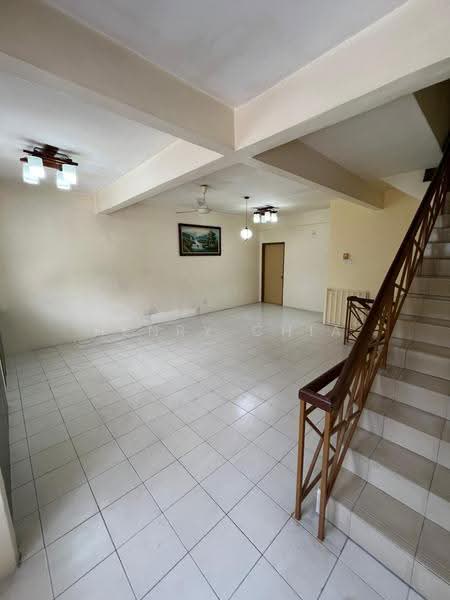 Rumah Teres 2.5-Tingkat untuk Dijual di Taman Minang Ria (Cheras) - Henry Chia - Living Room - PropertyGuru.com.my
