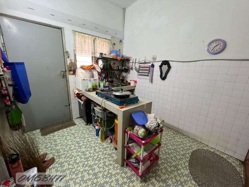 1-storey Terraced House for Sale in Taman Teluk Gedung Indah (Klang) - Elaine Tan - Kitchen - PropertyGuru.com.my