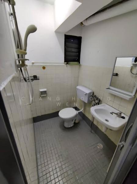 Apartment for Rent at Miharja (LRT Maluri) - Chang Hoong Wen - Bathroom - PropertyGuru.com.my