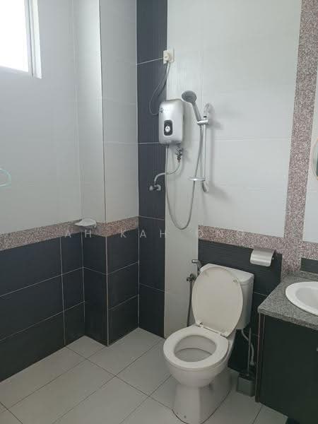 Kondominium untuk Disewa di Cornerstone Taiping Condominium - Ah Kah Ong - Bathroom - PropertyGuru.com.my