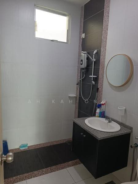 Kondominium untuk Disewa di Cornerstone Taiping Condominium - Ah Kah Ong - Bathroom - PropertyGuru.com.my