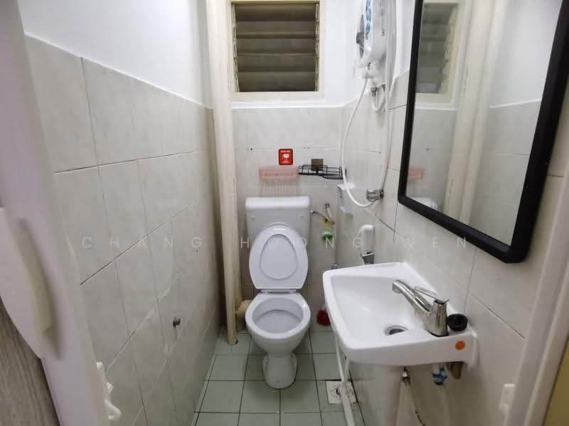 Apartment for Rent at Pangsapuri Cemara - Chang Hoong Wen - Bathroom - PropertyGuru.com.my