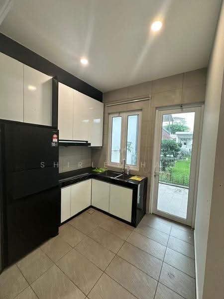 Rumah Berkembar untuk Disewa di Senibong (Permas Jaya) - Shirley Haw - Kitchen - PropertyGuru.com.my