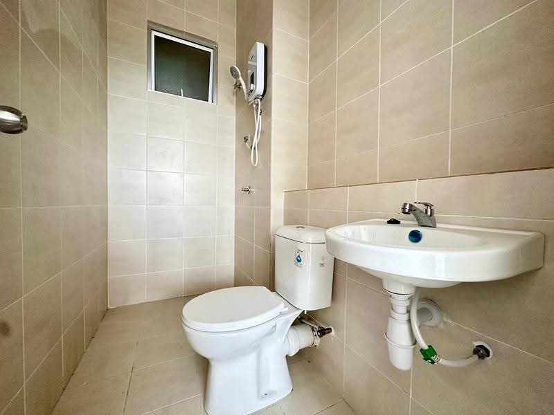 Kondominium untuk Dijual di Residensi Adelia 4 - Fikri Yasmin - Bathroom - PropertyGuru.com.my