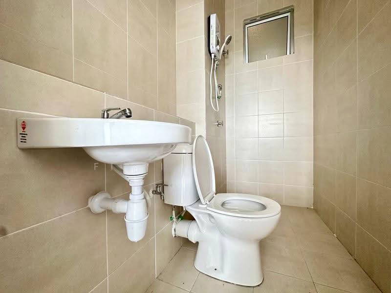 Kondominium untuk Dijual di Residensi Adelia 4 - Fikri Yasmin - Bathroom - PropertyGuru.com.my