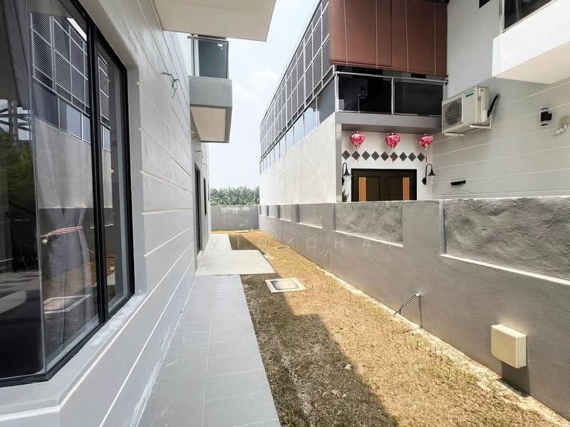 Rumah Berkembar untuk Dijual di Teluk Intan (Perak) - Kevin Chai - Side Land - PropertyGuru.com.my