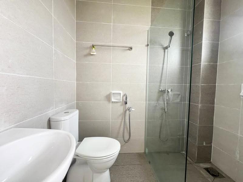 Rumah Berkembar untuk Dijual di Teluk Intan (Perak) - Kevin Chai - Bathroom - PropertyGuru.com.my