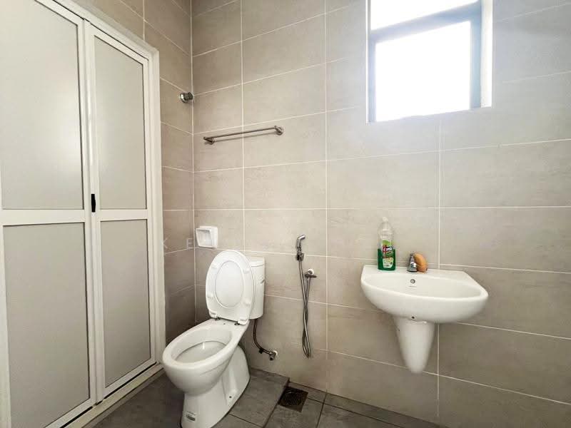 Rumah Berkembar untuk Dijual di Teluk Intan (Perak) - Kevin Chai - Bathroom - PropertyGuru.com.my