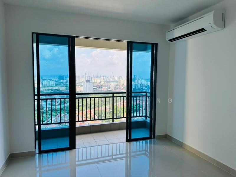 Kediaman Servis untuk Disewa di Aradia Residence @ Lake City KL North - Frankie Sing - Balcony - PropertyGuru.com.my