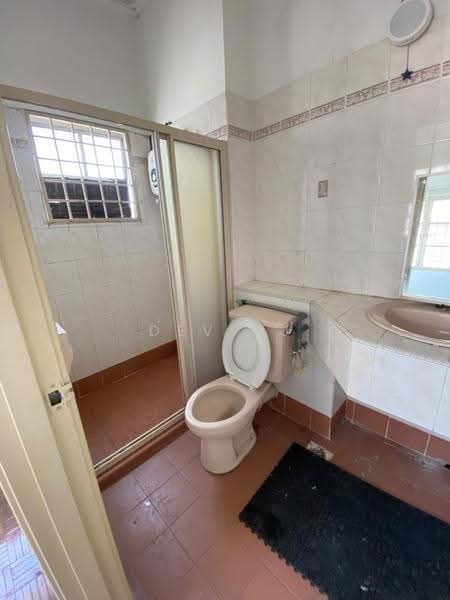 2-storey Terraced House for Rent in Usj 20 (Subang Jaya) - DEV VJ - Bathroom - PropertyGuru.com.my