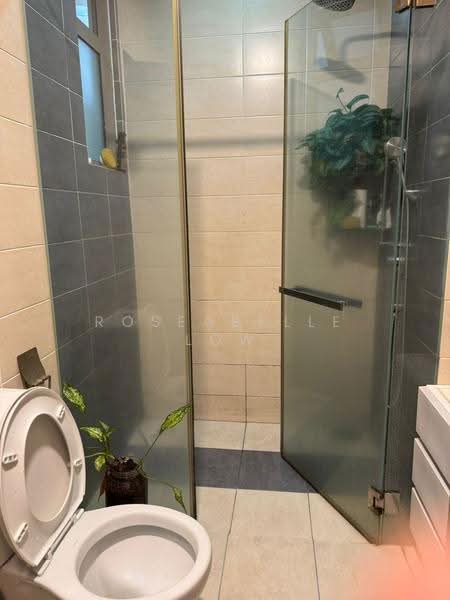 Kondominium untuk Dijual di Shaftsbury Square - Roseabelle Low - Bathroom - PropertyGuru.com.my