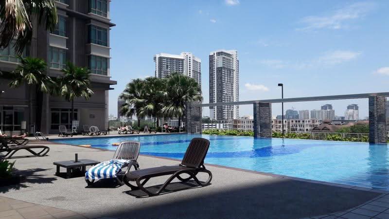 Kondominium untuk Dijual di Shaftsbury Square - Roseabelle Low - Pool - PropertyGuru.com.my