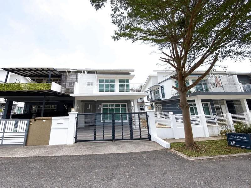 Semi-Detached House for Sale in Bandar Saujana Putra (Tanjong Duabelas) - Najah Kadir - Exterior - PropertyGuru.com.my