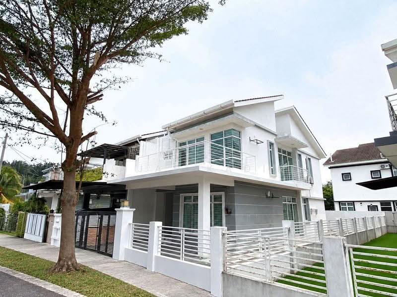 Semi-Detached House for Sale in Bandar Saujana Putra (Tanjong Duabelas) - Najah Kadir - Exterior - PropertyGuru.com.my