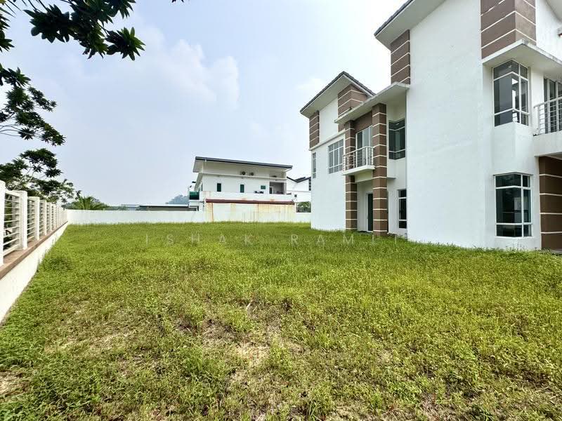 Semi-Detached House for Sale in Seksyen U10 (Shah Alam) - Ishak Ramli - Exterior - PropertyGuru.com.my