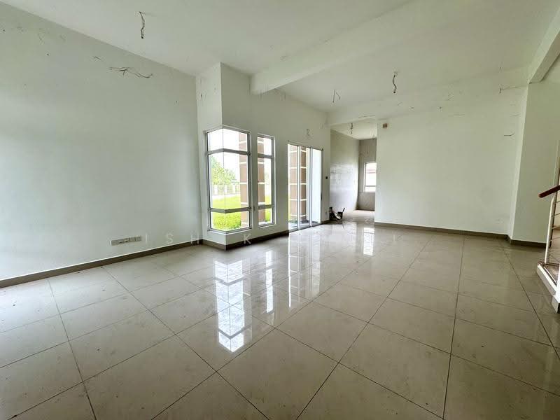 Semi-Detached House for Sale in Seksyen U10 (Shah Alam) - Ishak Ramli - Living Room - PropertyGuru.com.my