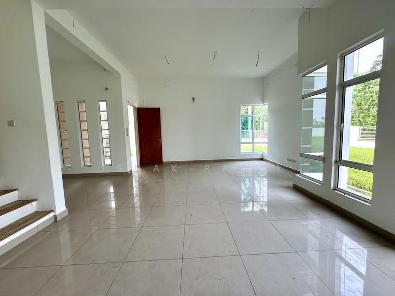 Semi-Detached House for Sale in Seksyen U10 (Shah Alam) - Ishak Ramli - Living Room - PropertyGuru.com.my