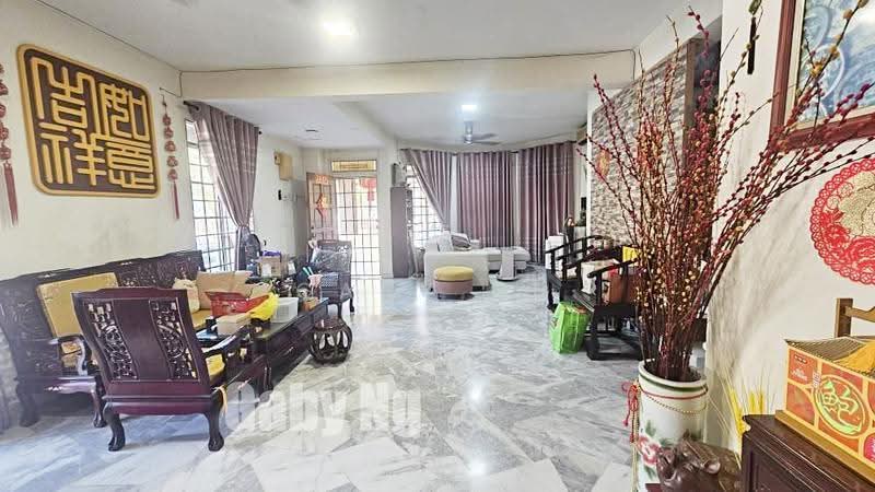 Rumah Teres 2-Tingkat untuk Dijual di Alam Damai (Cheras) - Gaby Ng - Living Room - PropertyGuru.com.my