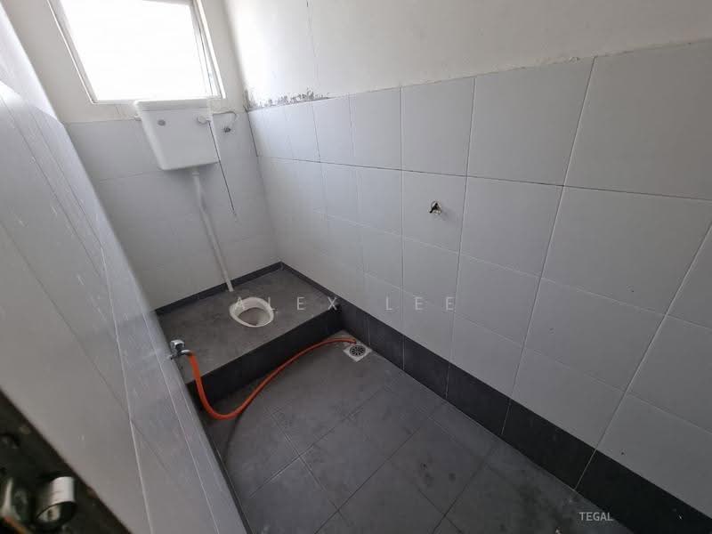 Gudang untuk Disewa di Shah Alam (Selangor) - Alex Lee - Bathroom - PropertyGuru.com.my