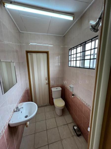 2.5-storey Terraced House for Sale in Taman Minang Ria (Cheras) - Wilson Woon - Bathroom - PropertyGuru.com.my