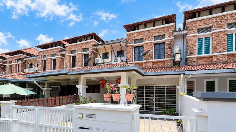 Rumah Berkembar untuk Dijual di Bandar Nusaputra (Puchong) - Eryna Sairy - PropertyGuru.com.my