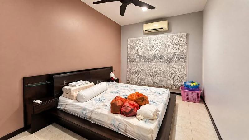 Rumah Berkembar untuk Dijual di Bandar Nusaputra (Puchong) - Eryna Sairy - PropertyGuru.com.my