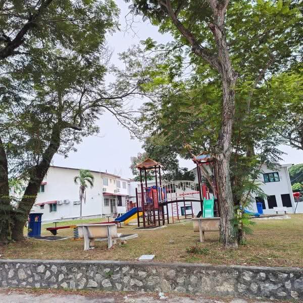 Shop for Sale in Seri Kembangan (Selangor) - Kim Chan - Exterior - PropertyGuru.com.my
