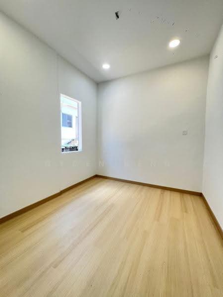 Terraced House for Sale in Taman Bukit Kempas (Tampoi) - Gyden Heng - Interior - PropertyGuru.com.my
