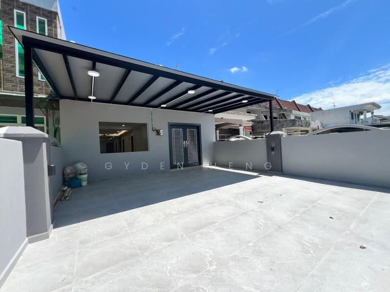 Terraced House for Sale in Taman Bukit Kempas (Tampoi) - Gyden Heng - Exterior - PropertyGuru.com.my
