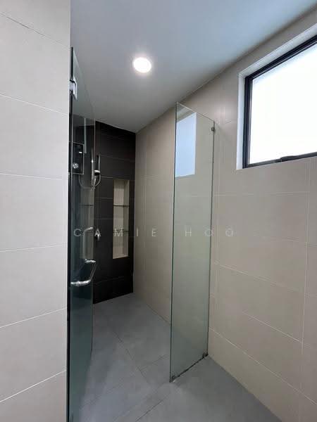 Kediaman Servis untuk Dijual di You Residences @ You City - Camie Hoo - Bathroom - PropertyGuru.com.my