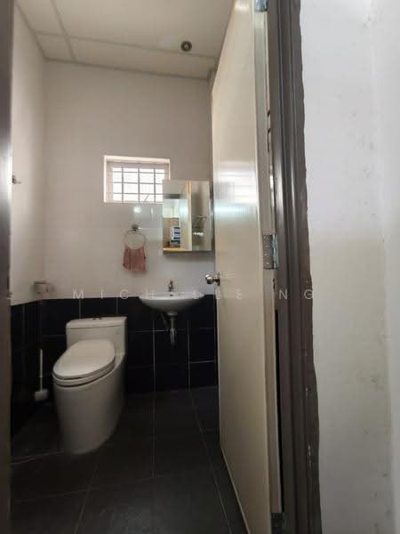 Retail Space for Rent in Kuala Lumpur (Kuala Lumpur) - Michelle Ng - Bathroom - PropertyGuru.com.my