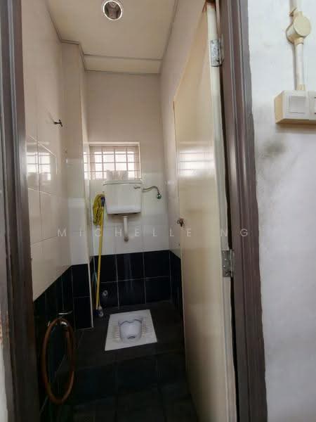 Retail Space for Rent in Kuala Lumpur (Kuala Lumpur) - Michelle Ng - Bathroom - PropertyGuru.com.my