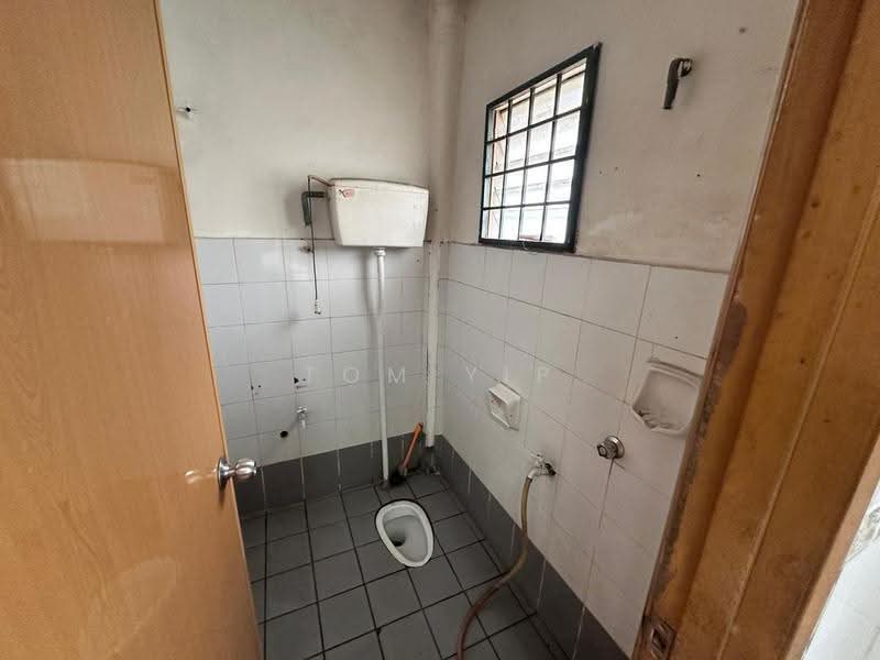 2-storey Terraced House for Sale in Rawang Perdana 2 (Rawang) - Tom Yip - Bathroom - PropertyGuru.com.my