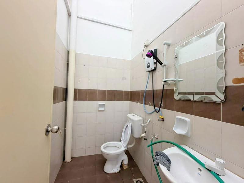 Terraced House for Sale in Taman Pulai Jaya (Kulai) - Dylan Tan - Bathroom - PropertyGuru.com.my