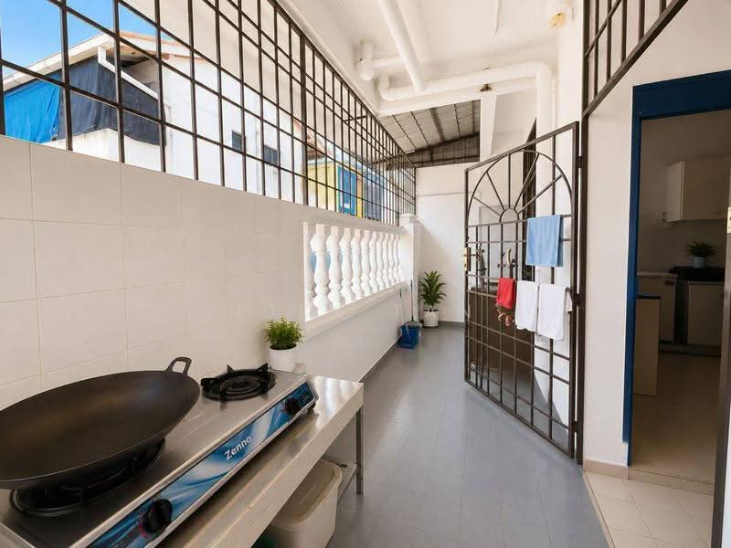 Rumah Teres 2-Tingkat untuk Dijual di Taman Johor Jaya (Johor Bahru) - Iden Tan - Balcony - PropertyGuru.com.my