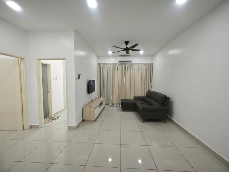 Kondominium untuk Dijual di Residensi Zamrud - Teh . - Living Room - PropertyGuru.com.my