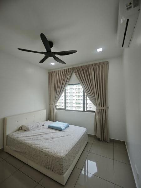 Kondominium untuk Dijual di Residensi Zamrud - Teh . - Bedroom - PropertyGuru.com.my